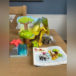 LEGO Duplo Jungle Adventure with Yellow Giraffe and Gray Elephant
